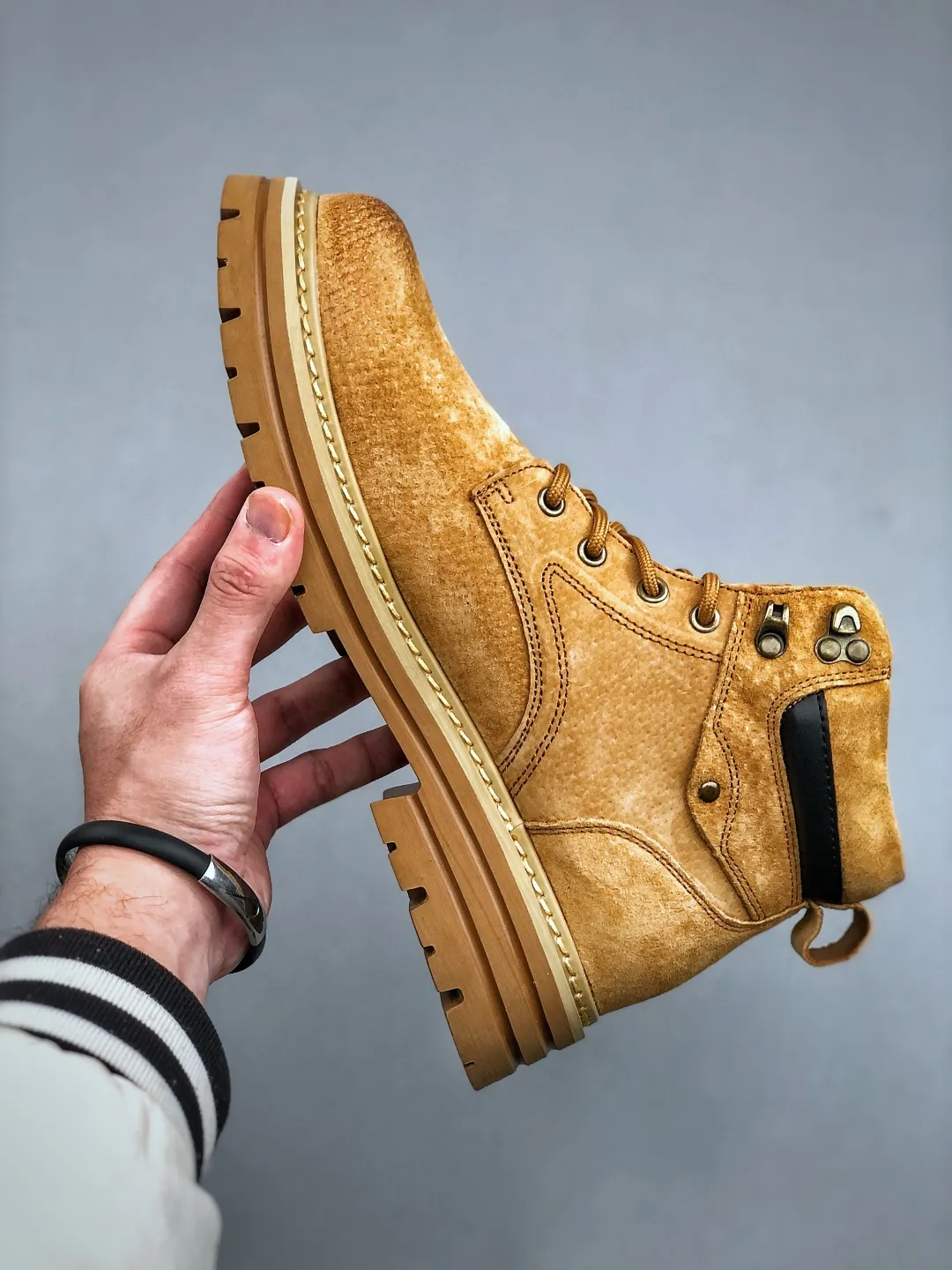 💰440 supports store K T/ Timberland classic 25ss new high-top, classic re-creation, new upgrade, Guangdong factory quality, original box and original packaging. The fabric is made of top Italian frosted cowhide, with anti-odor and anti-corrosion genuine leather latex insoles to give you a perfect wearing experience. Quality is exquisite and durable. A must-have for sportsmen. Specializes in not looking handsome. High-quality and first-class foot feel. Exclusive supply. Size: 39-44